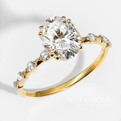 Женское кольцо из желтого золота с искусственным овальным бриллиантом (Вес 1,9 гр.)