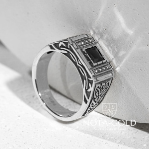 Мужское кольцо печатка с орнаментом из серебра (Вес: 13,6 гр.)
