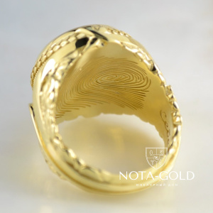 Золотое мужское кольцо-печатка с инициалами, отпечатком пальца и гравировкой Себе любимому (Вес: 29 гр.)