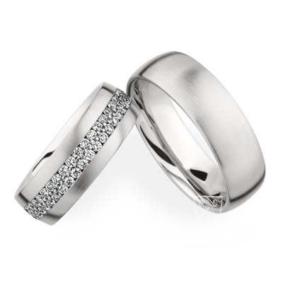 Широкие выпуклые матовые платиновые обручальные кольца с двойной дорожкой бриллиантов в женском кольце (Вес пары: 22 гр.)