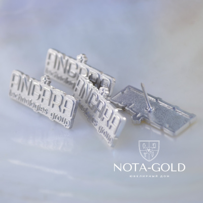 Золотые нагрудные значки из белого золота с логотипом компании (Вес 3 гр.)