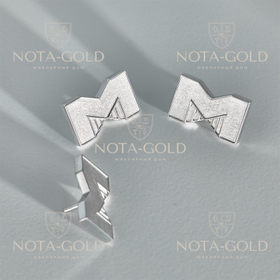 Корпоративные значки с логотипом в форме буквы м из серебра (Вес: 6,4 гр.)