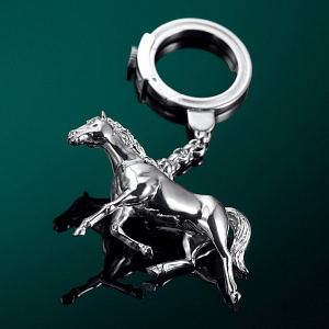 Брелок для ключей Рысак из серебра с гравировкой (Вес 34 гр.)