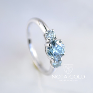 Женское помолвочное кольцо на заказ из белого золота с голубыми бриллиантами Клиента (Вес: 2 гр.)