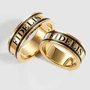 Обручальные кольца из желтого золота с черным карбоном, эмалью и гравировкой (Вес пары 14 гр.)