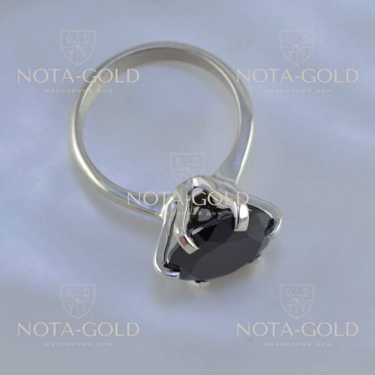 Кольцо из белого золота с большим чёрным камнем (Вес: 4 гр.)