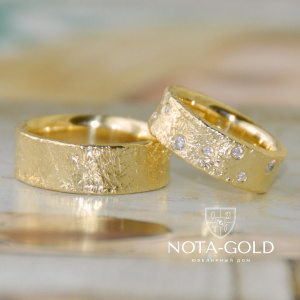 Необычные широкие обручальные кольца из желтого золота с вогнутой фактурной поверхностью на заказ (Вес пары: 22 гр.)