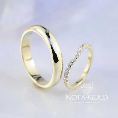 Обручальные кольца из жёлтого золота с бриллиантами в женском кольце (Вес пары 10 гр.)