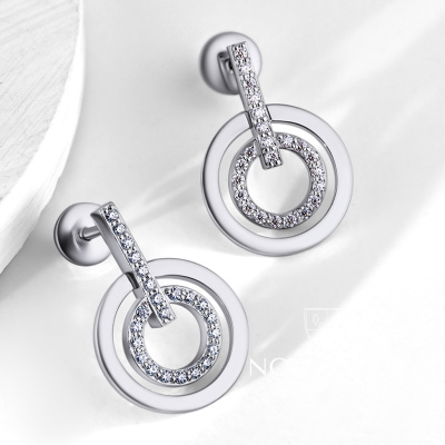 Женские серьги пусеты в виде пары кругов из белого золота с бриллиантами (Вес 7 гр.)