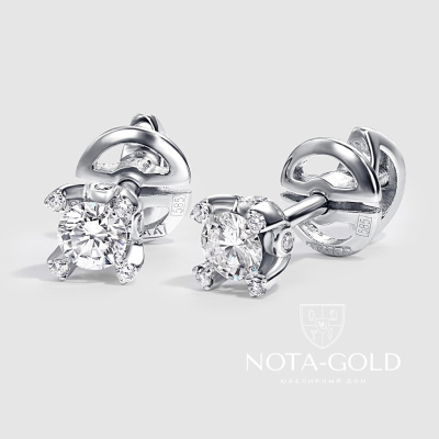 Серьги пусеты с крупными и дополнительными бриллиантами из белого золота (Вес 2,4 гр.)