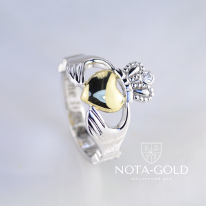 Кладдахское кольцо из жёлтого и белого золота с бриллиантом и гравировкой (Вес: 7,5 гр.)