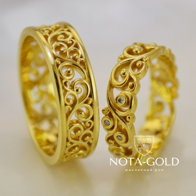 Ажурные обручальные кольца с витиеватым узором с бриллиантами из жёлтого золота (Вес пары: 9 гр.)