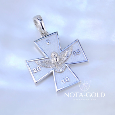 Золотая подвеска-крест из белого золота с птицей, монограммой и цифрами (Вес: 9 гр.)