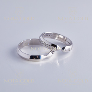 Узкие обручальные кольца из белого золота с дорожкой бриллиантов в женском кольце (Вес пары 5,4 гр.)
