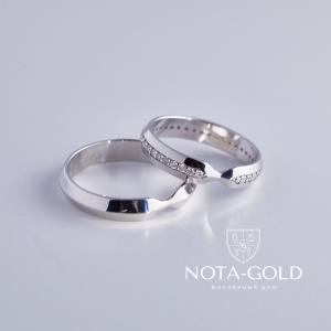 Узкие обручальные кольца из белого золота с дорожкой бриллиантов в женском кольце (Вес пары 5,4 гр.)