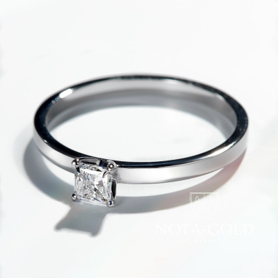 Помолвочное кольцо из белого золота с искусственным бриллиантом Принцесса 2,5мм (Вес 2,1 гр.)