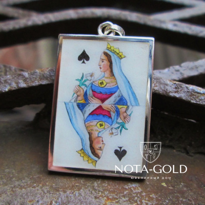 Медальон на заказ с росписью эмалью в золоте "Пиковая дама" (Вес: золото 4гр, эмаль)