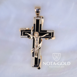 Мужской крест из позолоченного серебра с распятием, ониксом и бриллиантами (Вес: 14 гр.)