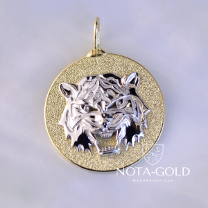 Золотая подвеска из двух видов золота с головой тигра и личной гравировкой (Вес: 9,5 гр.)