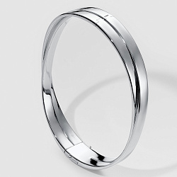 Жесткий браслет из белого золота Переплетение двух полос в одну (Вес 35 гр.)