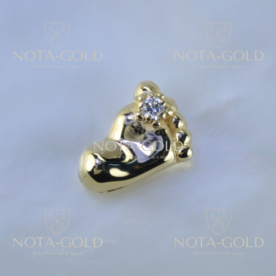 Кулон в виде пяточки младенца с бриллиантом из жёлтого золота 585 пробы (Вес: 2 гр.)