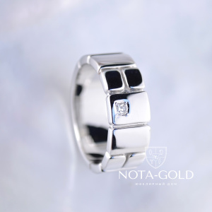 Золотое геометрическое кольцо из белого золота с бриллиантом (Вес: 20,5 гр.)