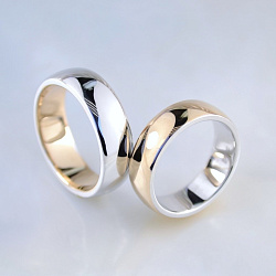 Классические обручальные кольца на заказ из красного и белого золота (Вес пары 12 гр.)