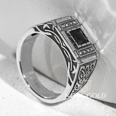 Мужское кольцо печатка с орнаментом из платины (Вес: 21,8 гр.)