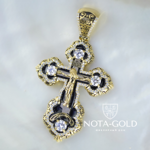 Нательный православный крестик для мужчины из позолоченного серебра с фианитами эксклюзивного дизайна (Вес: 18 гр.)