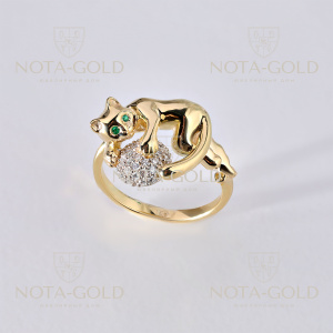 Золотое кольцо в форме кошки с бриллиантами и изумрудами (Вес 7,6 гр.)