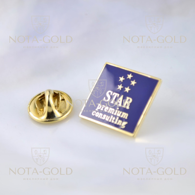 Нагрудный значок из жёлтого золота с эмалью и логотипом компании