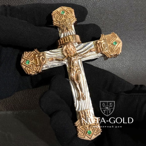 Большой православный золотой крест с изумрудами (Вес 306,5 гр.)