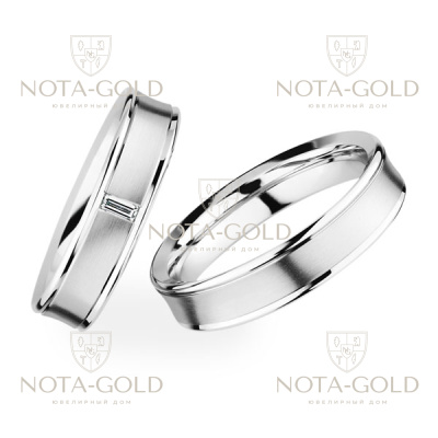 Узкие вогнутые платиновые обручальные кольца с прямоугольным бриллиантом в женском кольце (Вес пары: 17 гр.)
