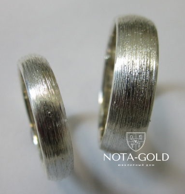 Обручальные кольца на заказ фактурные из серебра (Вес пары: 10,5 гр.)