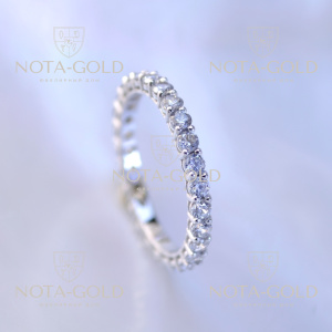 Женское золотое кольцо из белого золота с дорожкой бриллиантов по окружности (Вес: 1,5 гр.)