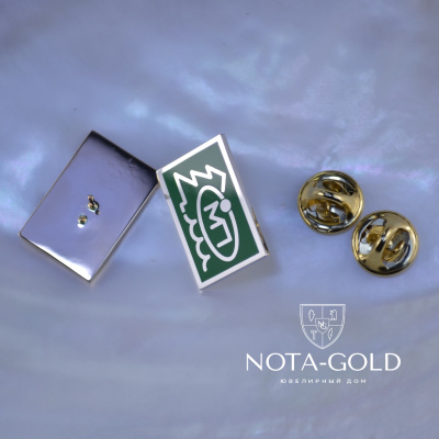 Значок из золота и значок из серебра с эмалью и логотипом компании