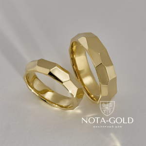 Многогранные обручальные кольца из желтого золота (Вес 7,6 гр.)
