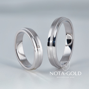Узкие обручальные кольца из белого золота с бриллиантом (Вес пары 8,6 гр.)
