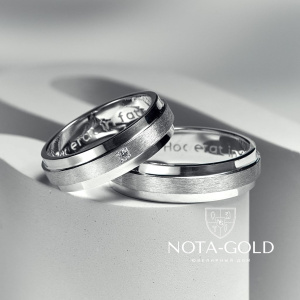 Обручальные кольца с гравировкой из белого золота с бриллиантом в женском кольце (Вес пары 13,8 гр.)